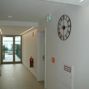 Fernblick-Neubau-Wohnung mit Gratis Kühlung, Heizung, und PV-Strom - Foto 3