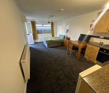 1 bedroom flat to rent - Photo 4