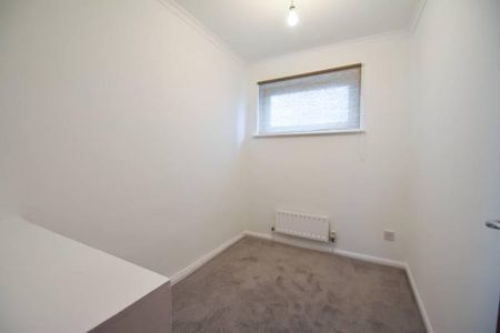 3 bedroom link detached house to rent - Photo 2