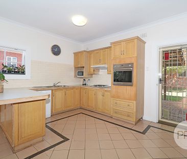 35 Bluett Cresent, Turvey Park NSW 2650 - Photo 6