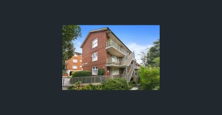 Charming 2 bedroom apartment in central location - Photo 2