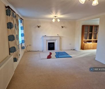 4 bedroom detached house to rent - Photo 2