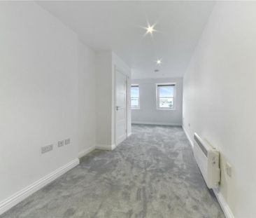 Studio to rent - Photo 6