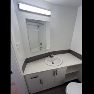 YORK HOUSE - Photo 2