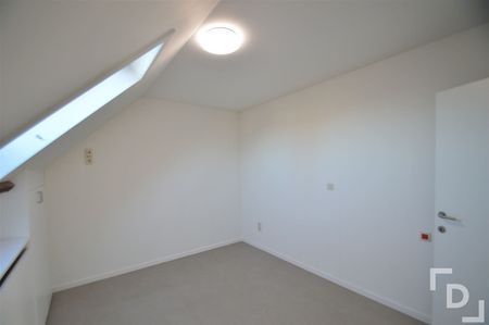 Recent appartement met zicht op het dorpsplein - Photo 3