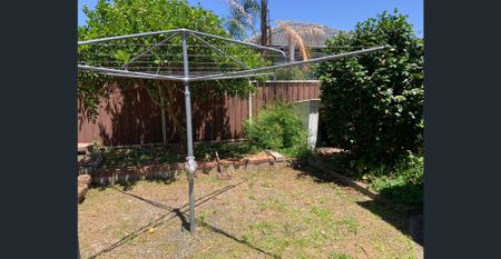 Modern Comfort & Great Convenience in the Heart of Campbelltown 3 Bedrooms I 1 Bathroom I Garage + Carport - Photo 2