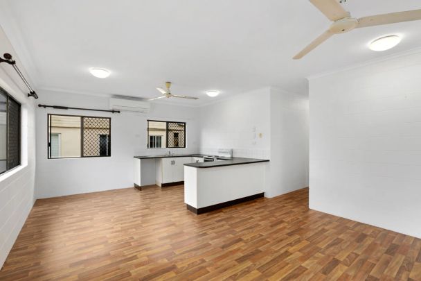 Comfortable & Convenient Family Home - Photo 1