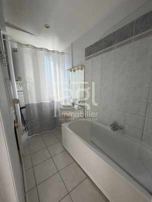 Location Appartement 2 pièces 41m² MALO LES BAINS 59240 - Photo 1