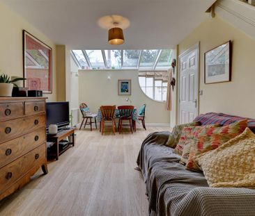 2 bedroom house to rent - Photo 1