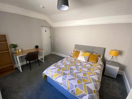 7 bedroom terraced house to rent - Photo 3