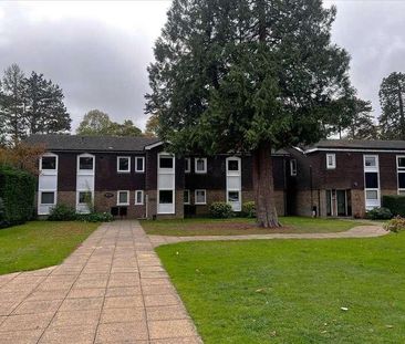 Larchmoor Park, Gerrards Cross Road, Slough, SL2 - Photo 2