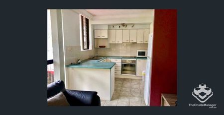 Two bed room apartment with prime position - Photo 2