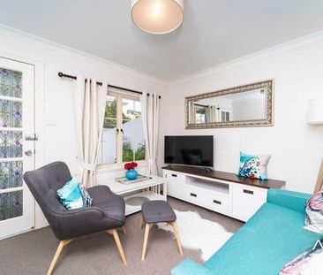 Stunning Fully Furnished Cottage in East Launceston - Photo 2