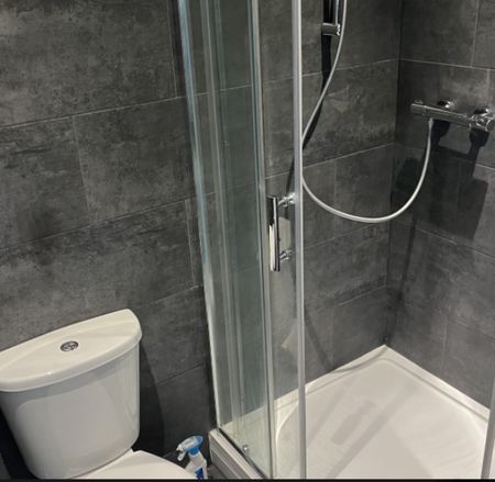 1 bed Room in Shared House - To Let - Photo 4