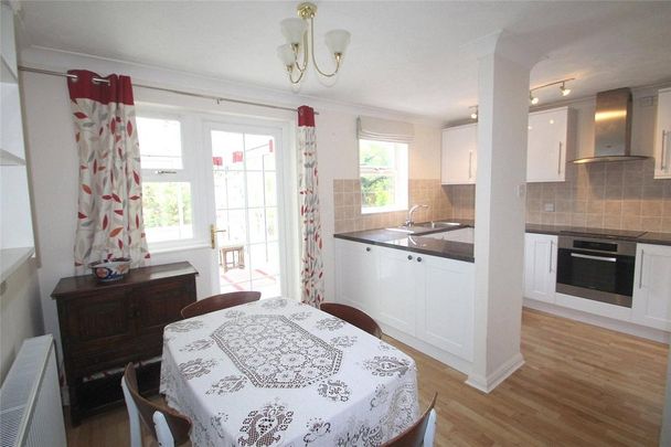 3 bedroom semi-detached house to rent - Photo 1
