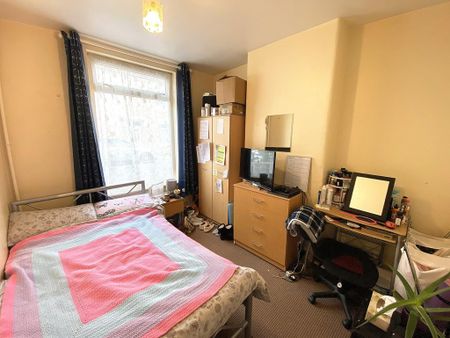 3 bedroom terraced house to rent - Photo 4