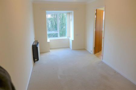 1 bedroom retirement property to rent - Photo 2