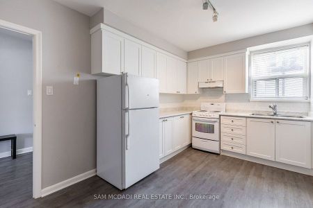 For Lease - 1710 Lakeshore Road, Mississauga, Ontario - Photo 5