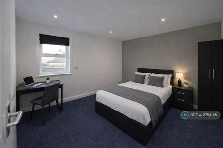 1 bedroom in a house share to rent - Photo 5