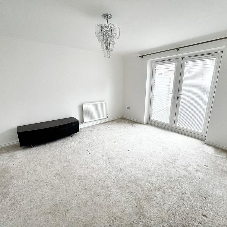 3 bedroom terraced house to rent - Photo 1