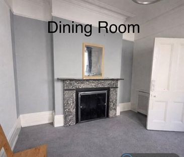 4 bedroom semi-detached house to rent - Photo 3