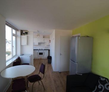3 bedroom apartment to rent - Photo 1