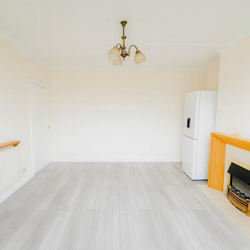 3 bedroom House To Let Total Size: 1045 SQ FT - Photo 1