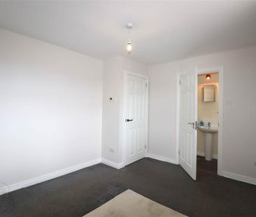 20 Laurelwood, Lower Ballinderry, Antrim, BT28 2GQ - Photo 4