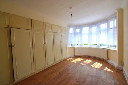 4 bedroom semi-detached house to rent - Photo 4