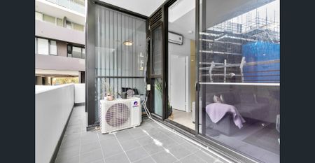 Resort style living in the heart of Zetland - Photo 3