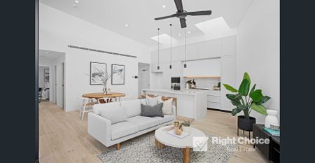 Luxury 3-Bedroom Apartment with Breathtaking Marina Views - Photo 4