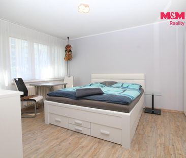 Pronájem bytu 1+kk a garsoniéry 36 m², Severní 740, Hradec Králové ... - Photo 2
