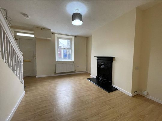 2 bedroom terraced house to rent - Photo 1