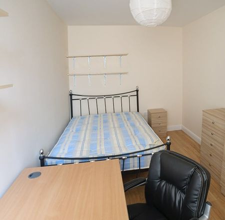 4 Bed Terraced House, Welby Street, M13 - Photo 4