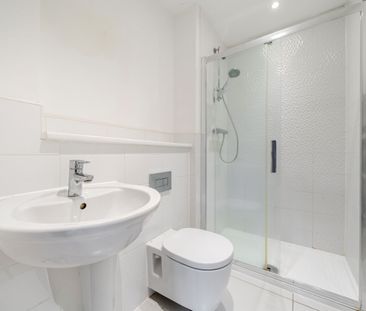 4 bedroom terraced house to rent - Photo 2