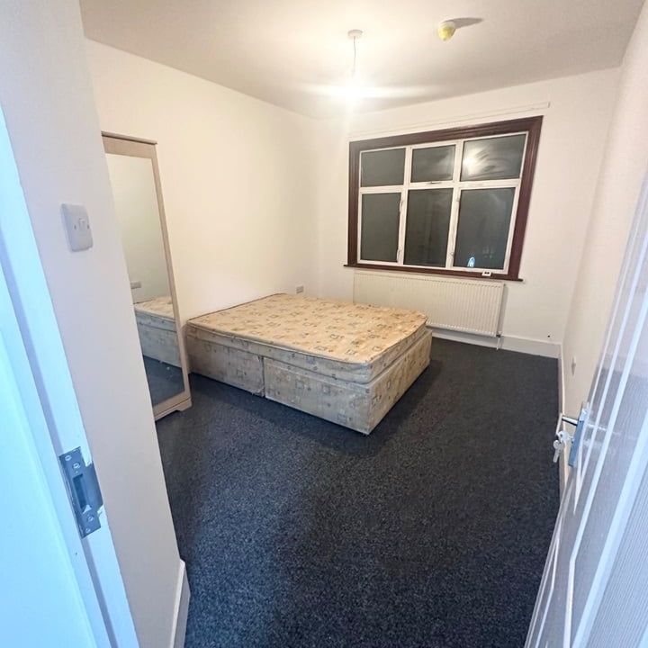 2 Bed Terraced House, Kingswood Road, IG3 - Photo 1