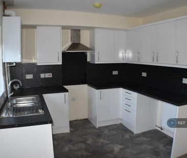 3 bedroom semi-detached house to rent - Photo 6