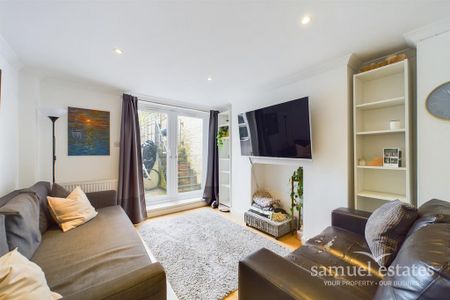 1 bedroom flat to rent - Photo 2