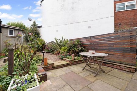 4 bedroom terraced house to rent - Photo 3