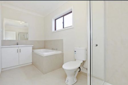 Low-Maintenance Living in the Heart of Wyndham Vale - Photo 5
