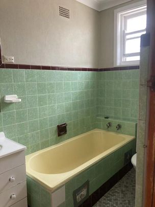 3-Bedroom Home with Front & Back Yard – Prime Hurstville Location - Photo 1