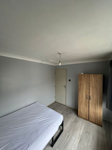 Room in a Shared House, Atherton Road, E7 - Photo 3
