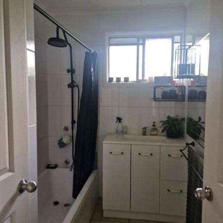 Logan Central - Photo 3