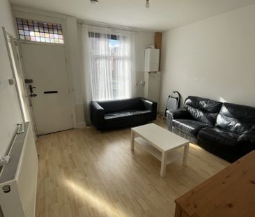 2 Bedroom Terraced House - Photo 3