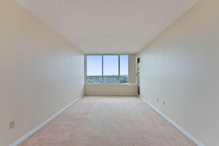 For Lease - 5 Greystone Walk Drive Unit# 815, Toronto, Ontario - Photo 5