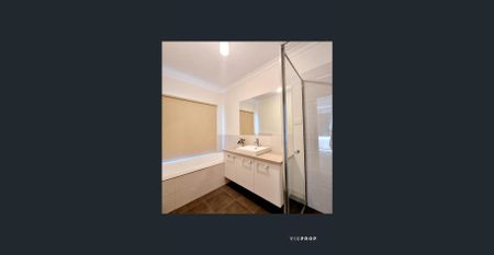 Modern & Spacious Family Home in the Prestigious Woodlea Community - Photo 5