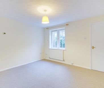 A 2 Bedroom House - Mid Terrace in Up Hatherley GL51 3WH - Photo 5