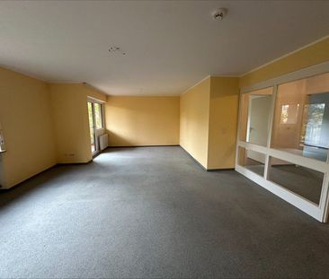 (Frisch sanierte) Traumwohnung! 4-Zimmer-Wohnung mit Balkon und "Ma... - Foto 1