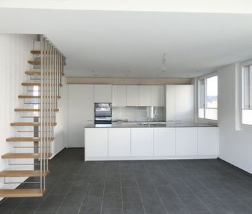Attractive 4.5-room attic apartment in a quiet location with sunny ... - Photo 2