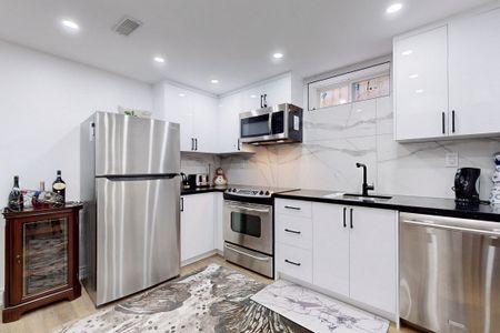 For Lease - 305 Rita's Avenue, Newmarket, Ontario - Photo 5